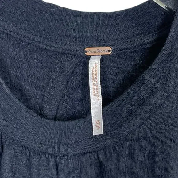 Free People Right On Time Tunic Top XS Black Sleeveless Oversized Tiered Boho - Picture 6 of 7